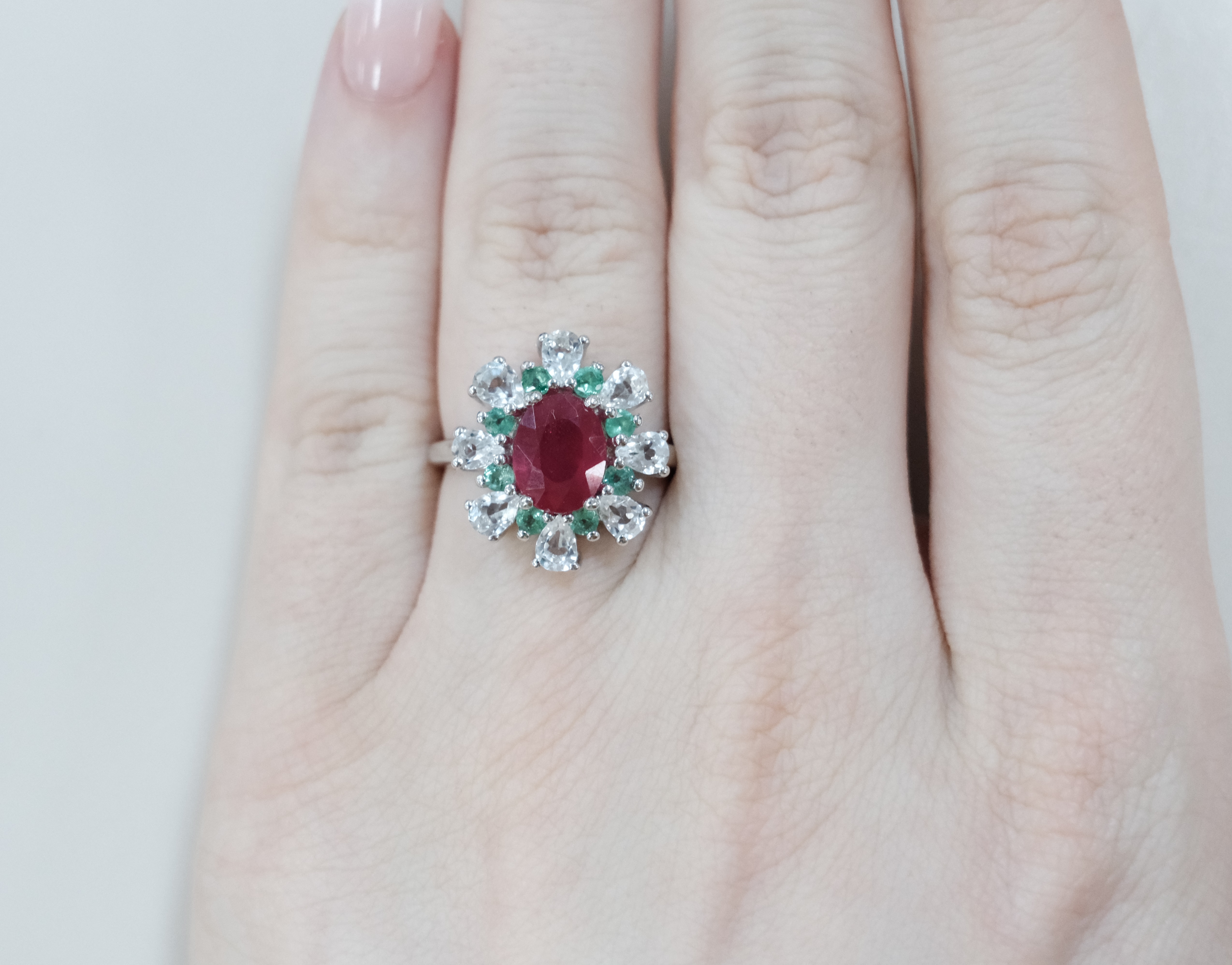 Серебряное кольцо с рубином